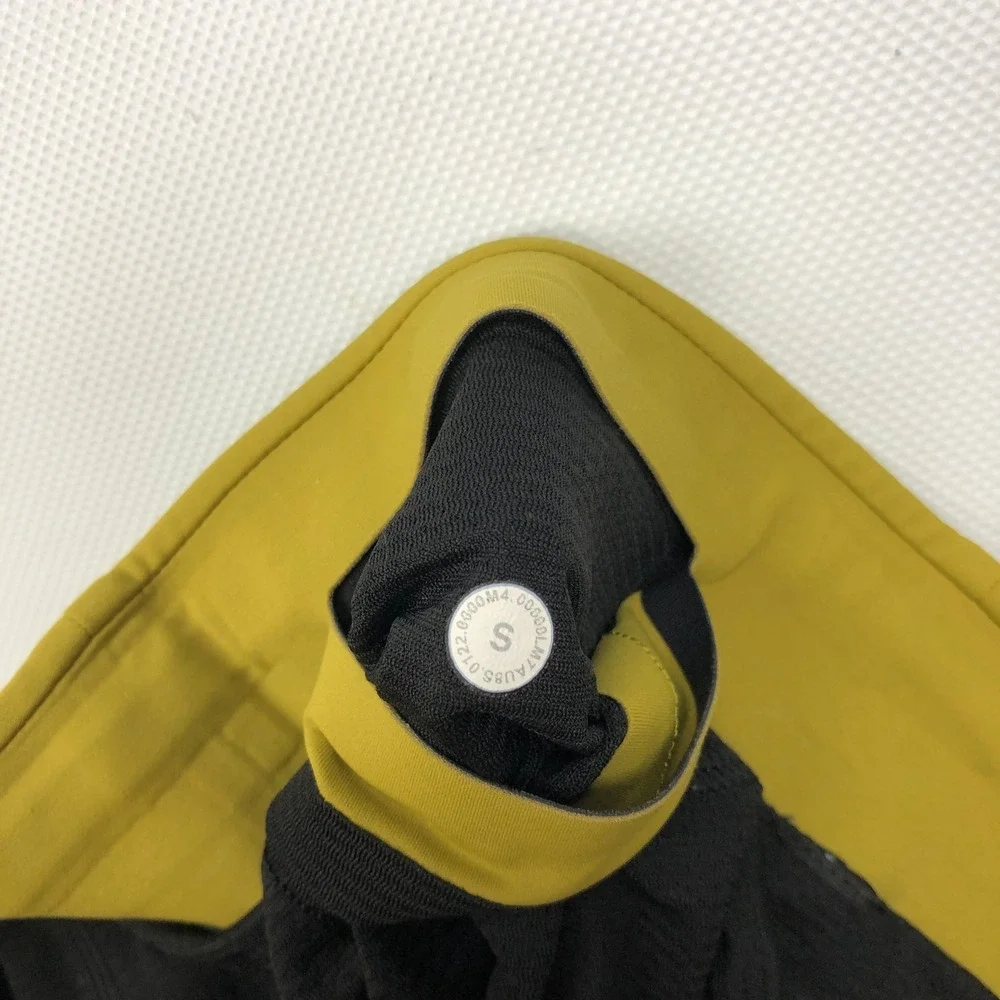 Lululemon Outpacer Fast and Free Shorts Mens Small Yellow Chartreuse Running 6in